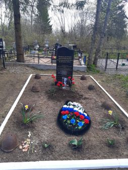 Братская могила погибших летчиков д.Спасская Полисть