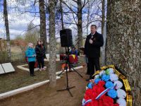 Митинг в честь 76-йгодовщины Победы в Великой Отечественной войне на воинском захоронении деревни Селищи.  9 мая 2021 года